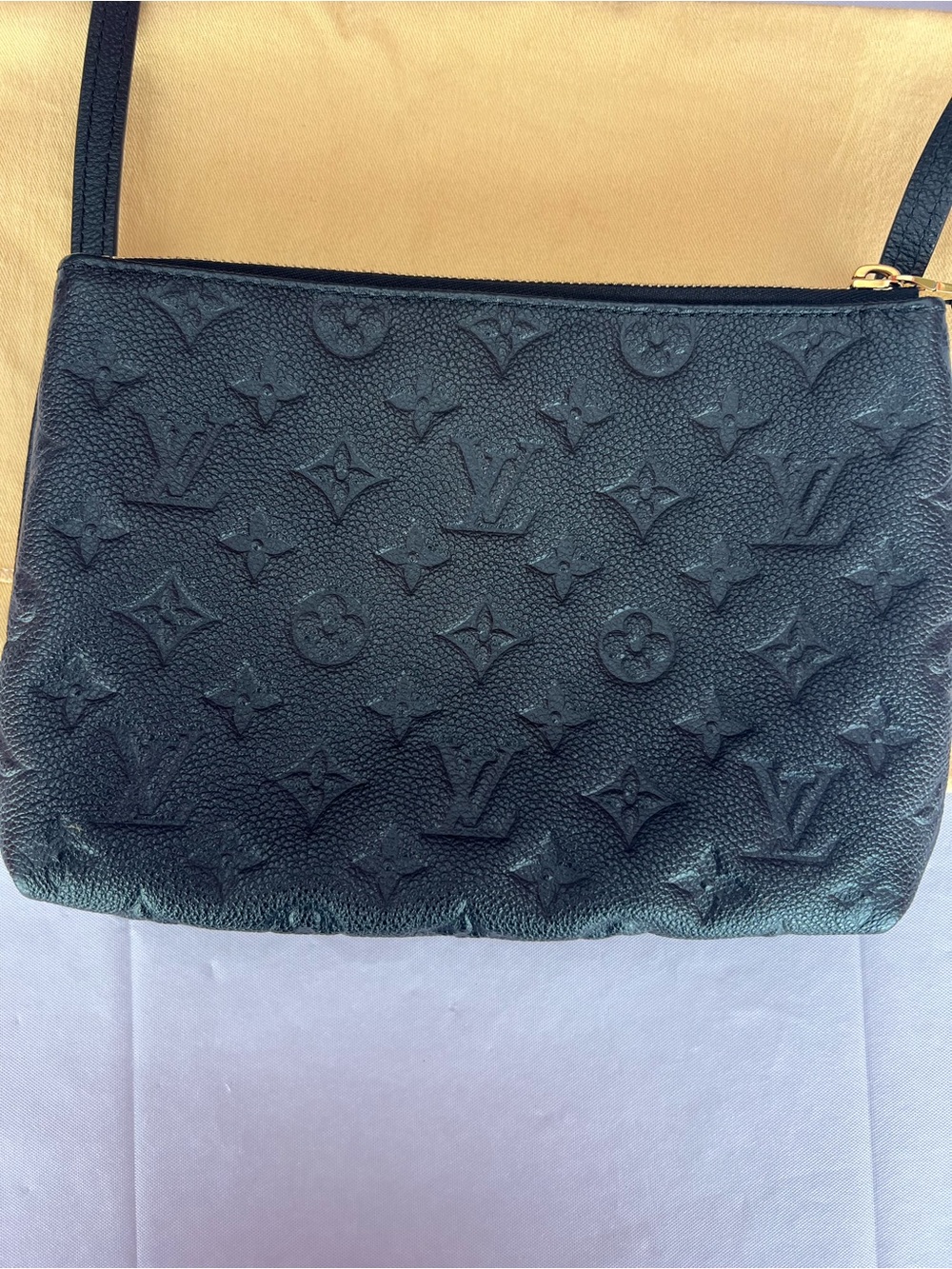 Louis Vuitton Black Monogram Empreinte Crossbody Shoulder Bag - Picture 4 of 16